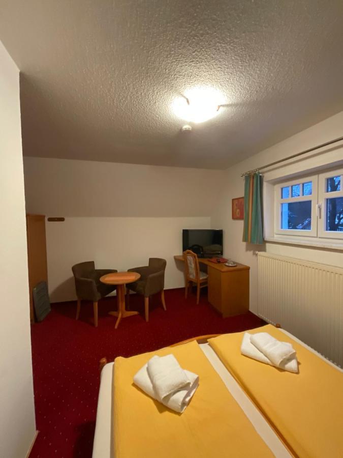 Gaststaette & Pension Waldschloesschen Oberhof  Dış mekan fotoğraf